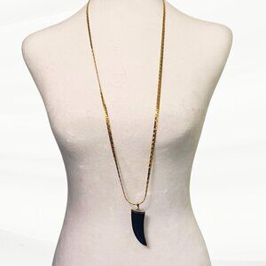 Gold Herringbone Chain with Faux Lion's Tooth Pendant